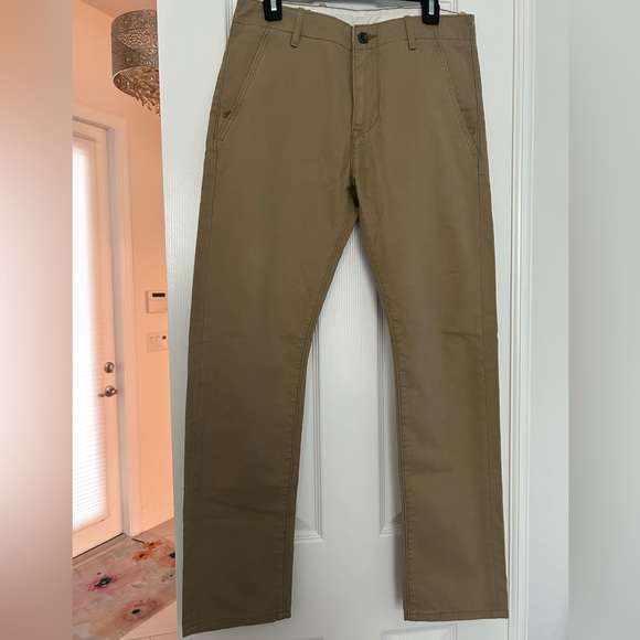 NWOT Levi’s Chinos 30x32 - Picture 1 of 5